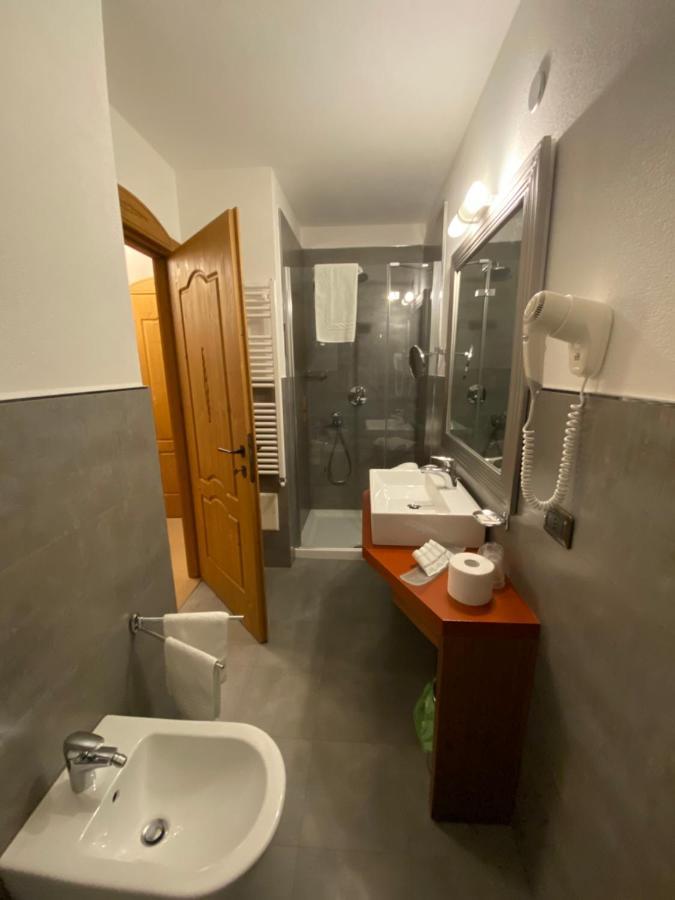 Hotel Bait De Angial Livigno Exteriör bild