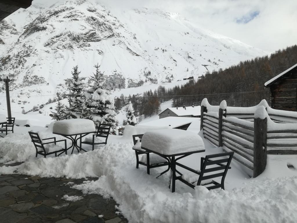 Hotel Bait De Angial Livigno Exteriör bild