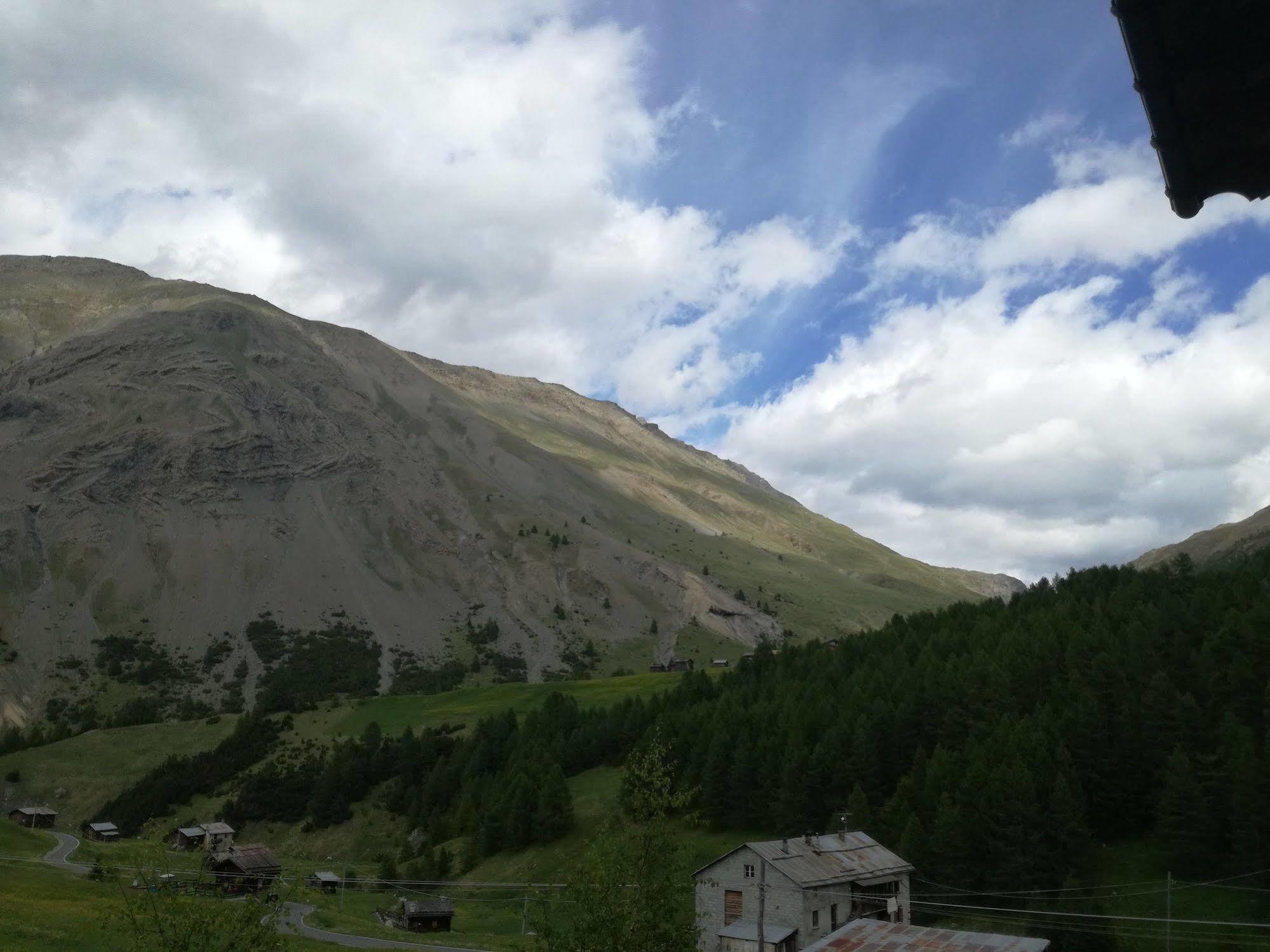 Hotel Bait De Angial Livigno Exteriör bild