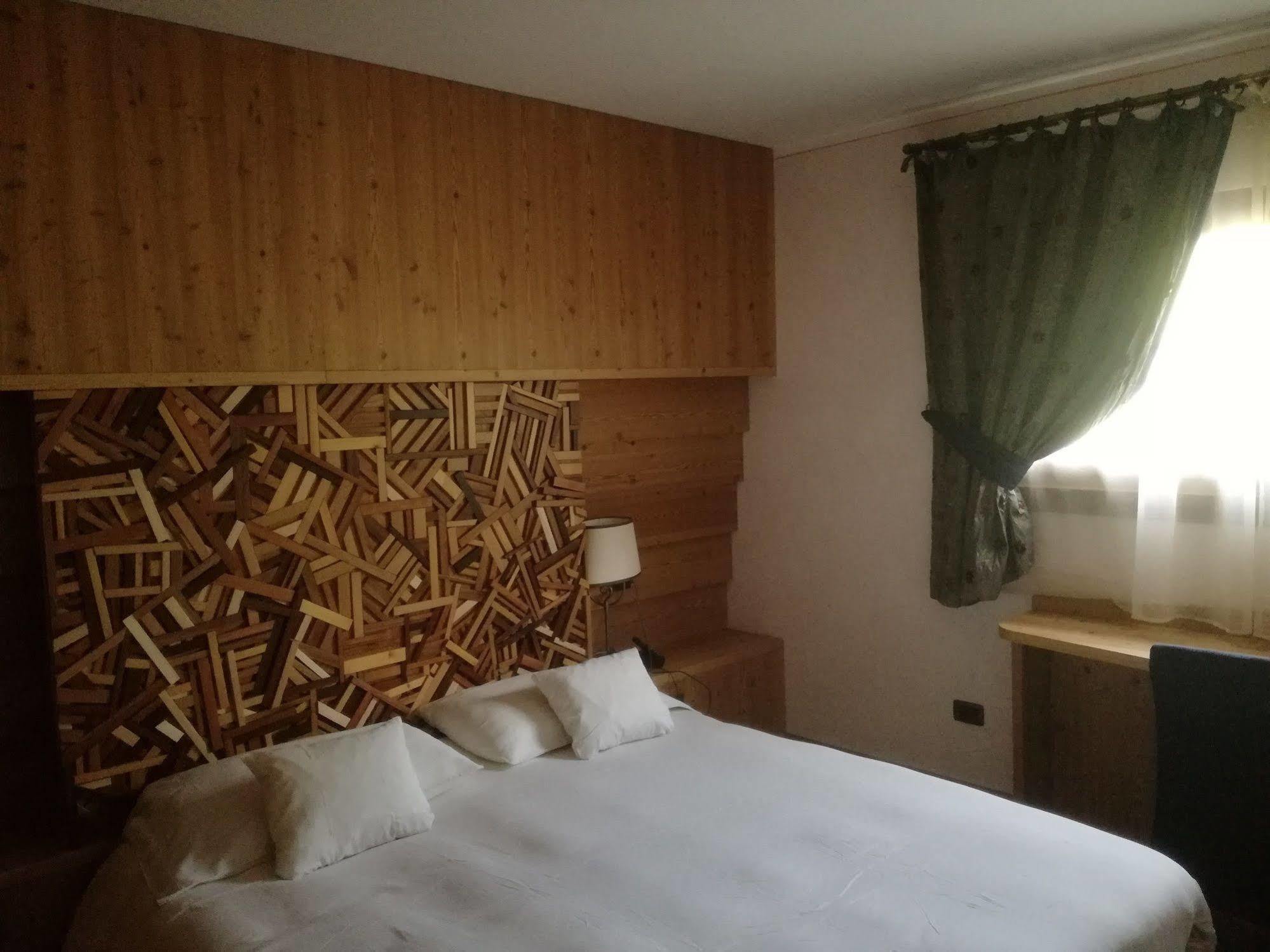 Hotel Bait De Angial Livigno Exteriör bild