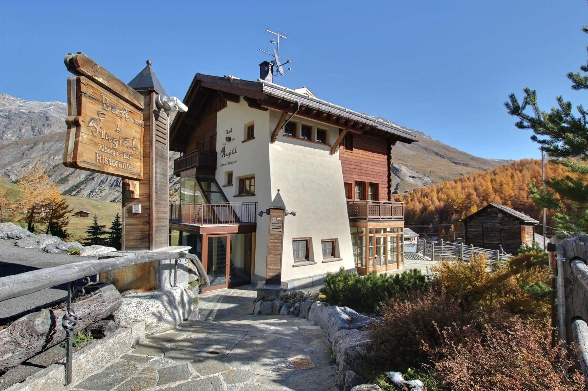 Hotel Bait De Angial Livigno Exteriör bild